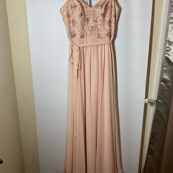 Dress - Picture 1 of 8